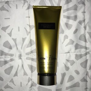 Victoria’s Secret coconut passion 8oz lotion
